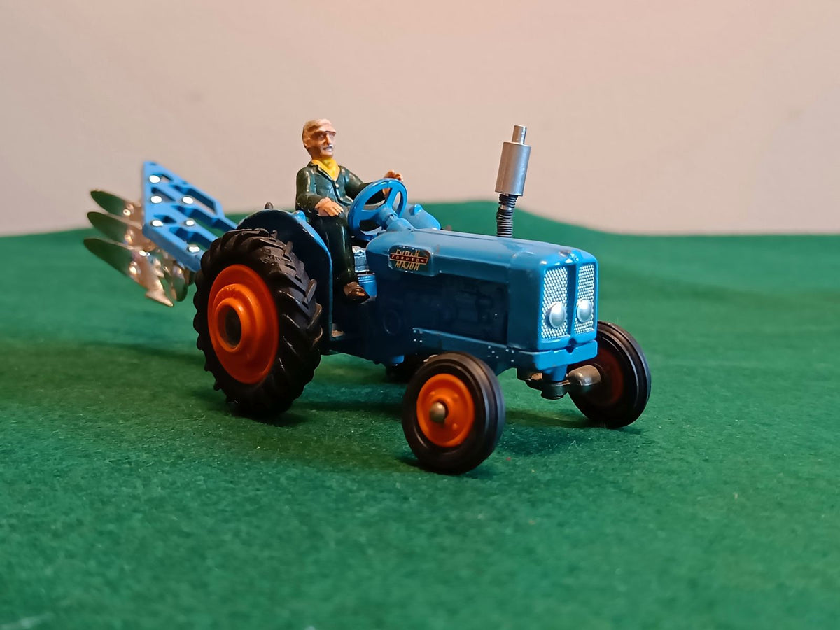 Gift Set 13 Fordson Power Major Tractor + Plough (1) – Corgi Toys