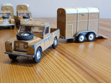Gift Set 2 Land Rover and Pony trailer in fawn / cream (3)
