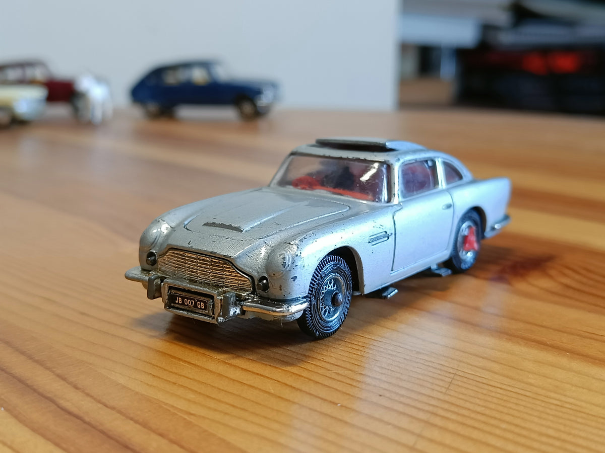James Bond 007 Goldeneye Aston Martin DB5 Corgi Classics 96657 1:36 Sc –  Farpoint Toys
