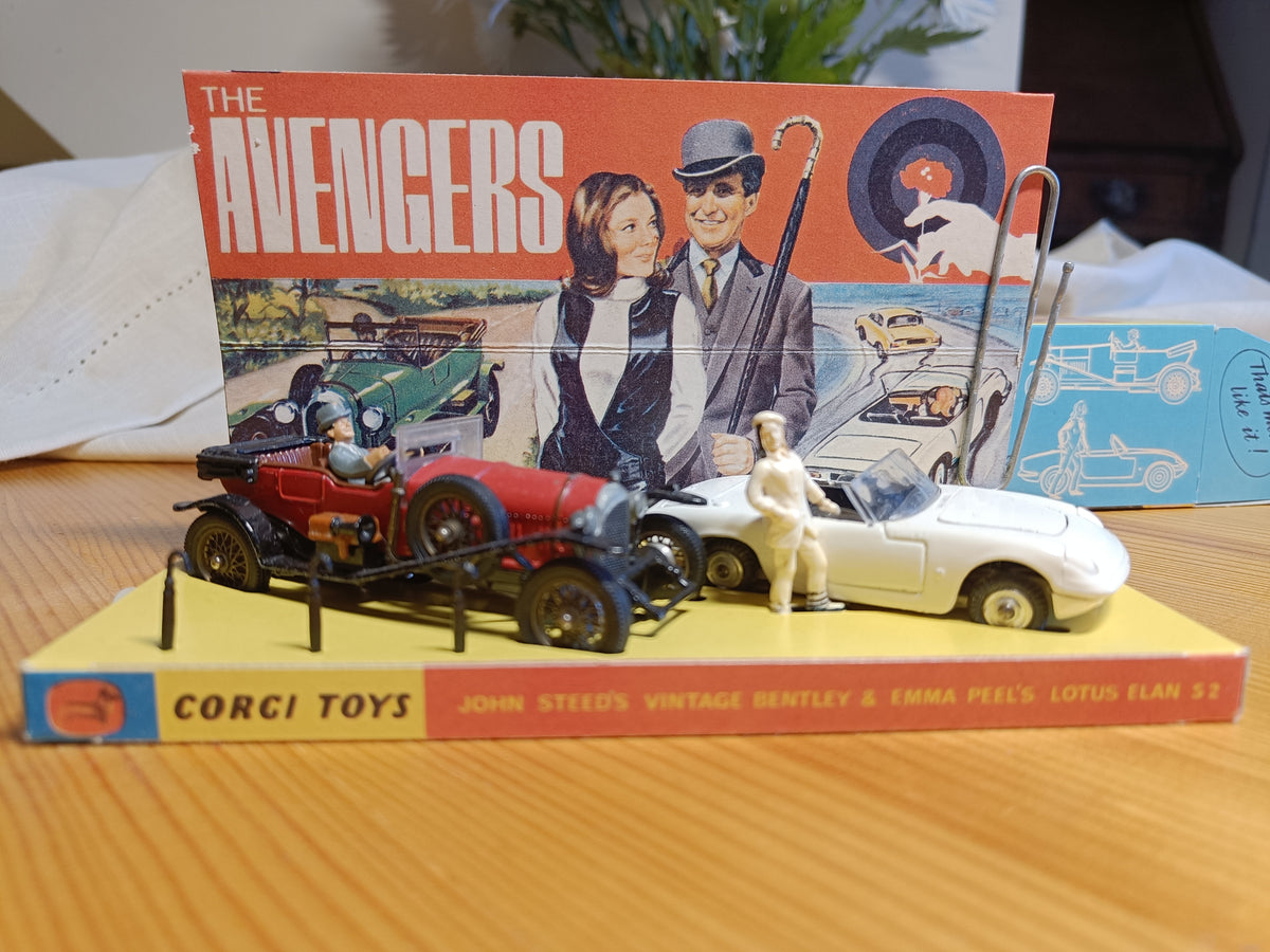Gift Set 40 The Avengers with original box – Corgi Toys