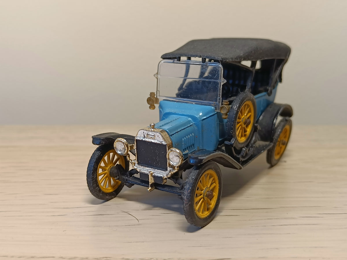 9013 Ford 1915 model T – Corgi Toys
