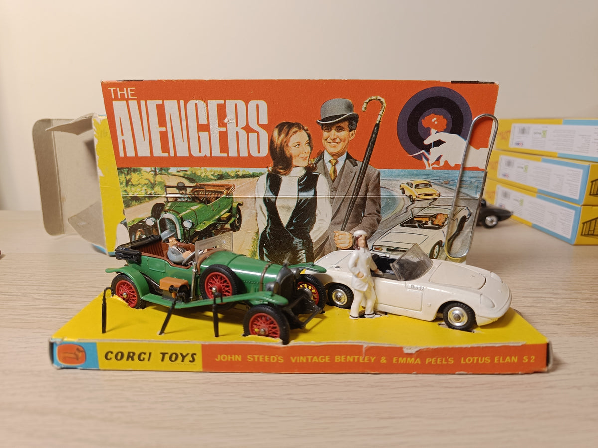 Gift Set 40 The Avengers *all original* – Corgi Toys