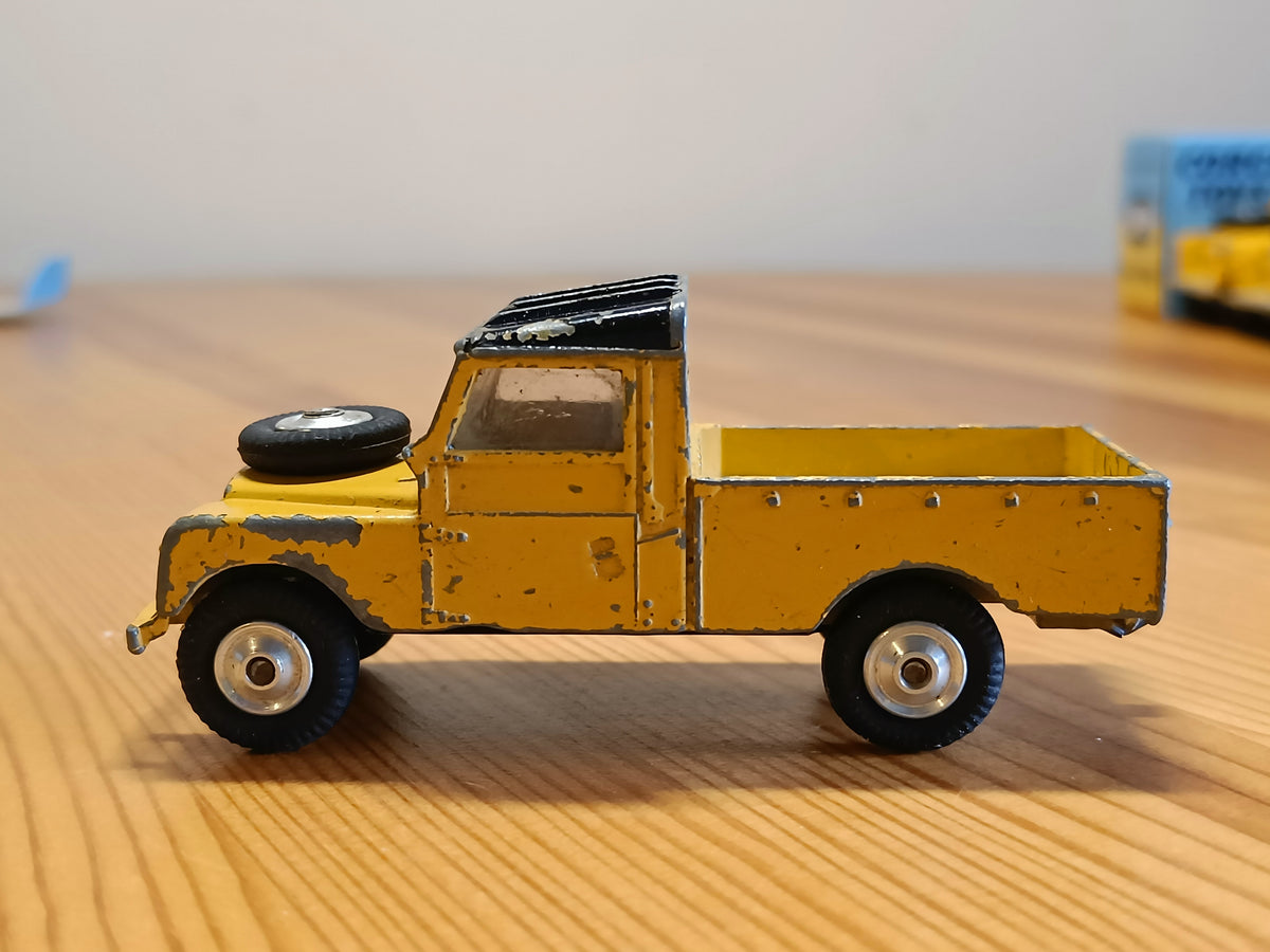 406 Land Rover 2 – Corgi Toys