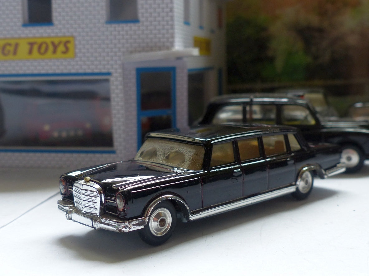 Miniature Corgi Toys 247 - Mercedes Benz 600 Pullman, Ancienne, état D'usage