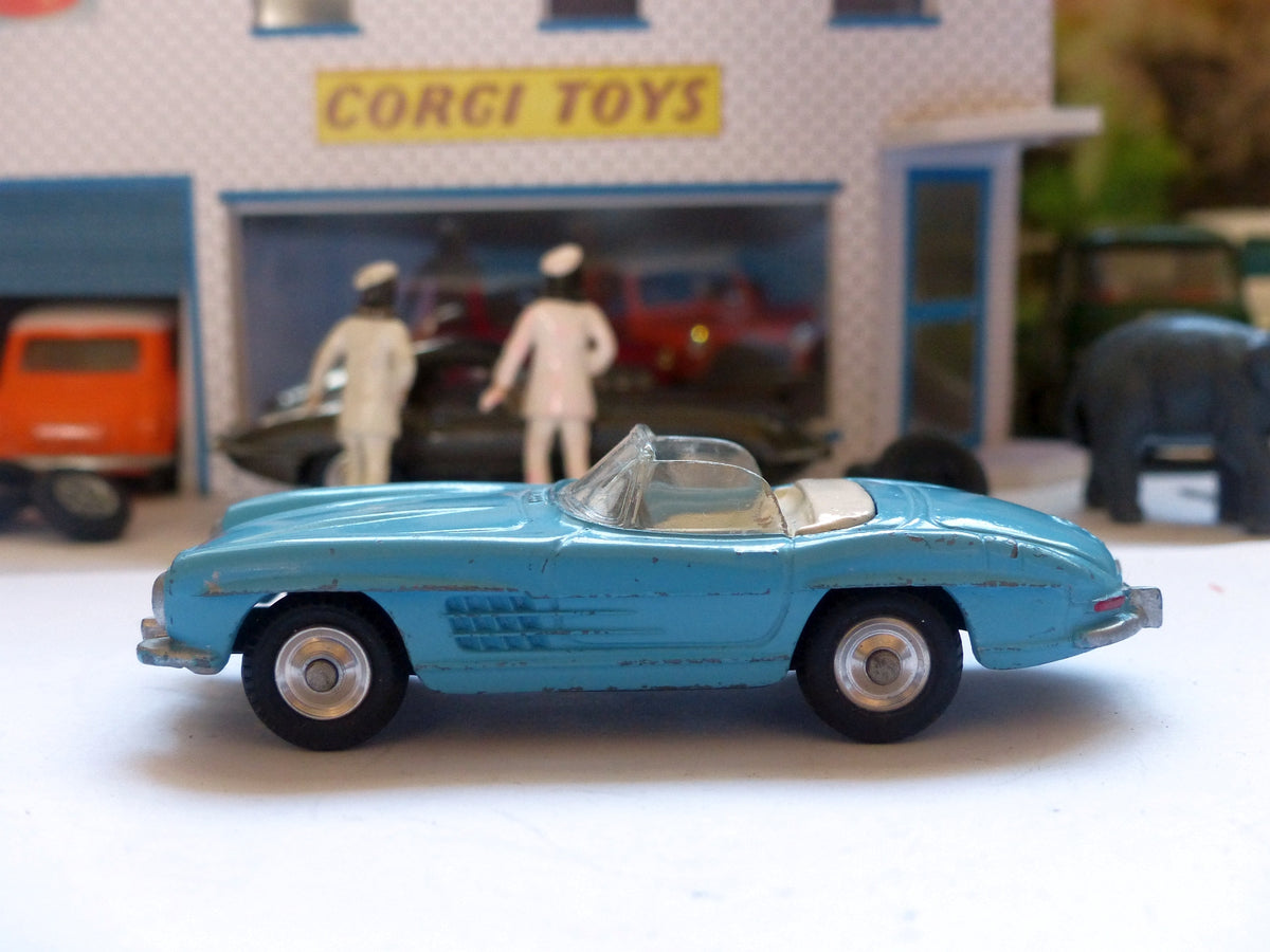 Corgi toys mercedes 300sl hot sale roadster