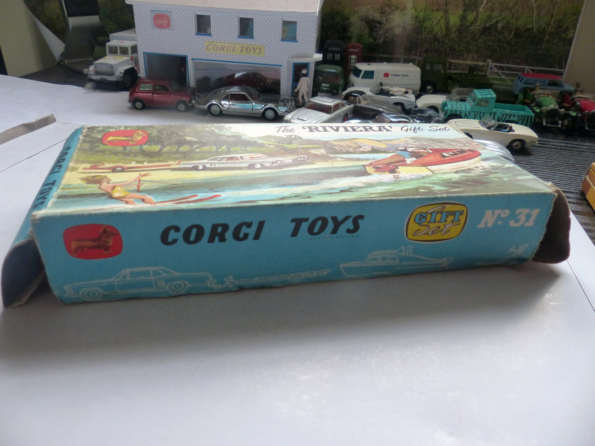 Gift Set 31 Buick Riviera and Dolphin Boat in original box – Corgi