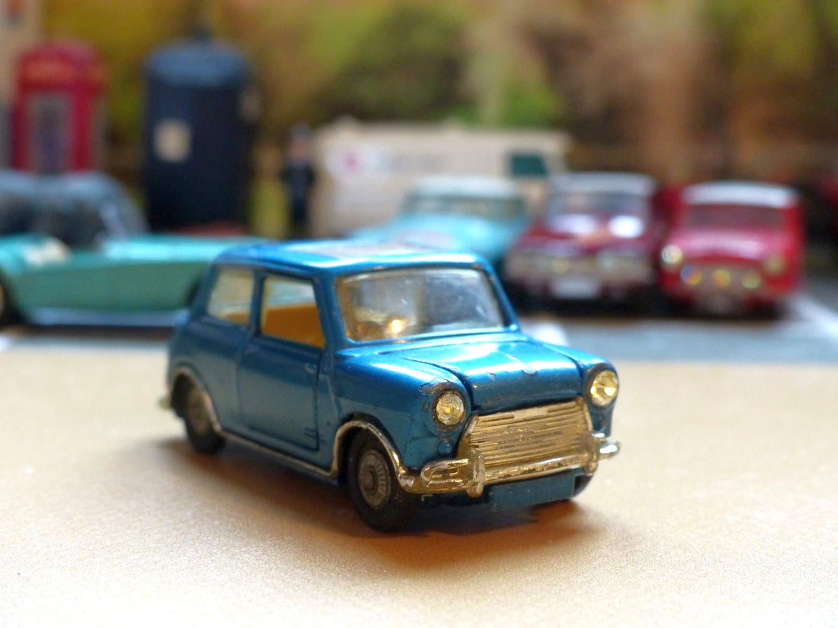 334 BMC Mini-Cooper 'Magnifique' *with wide bands* – Corgi Toys