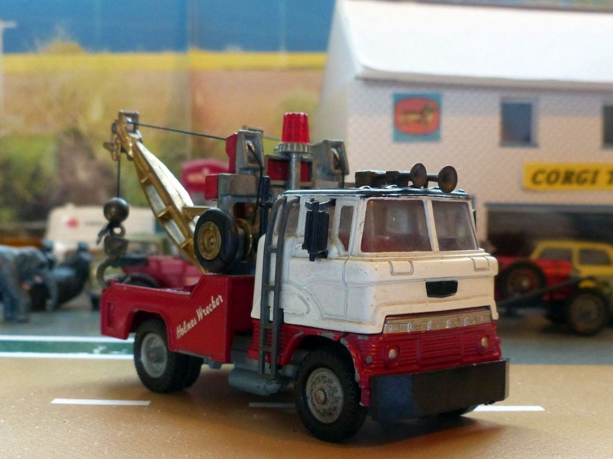 1142 Holmes Wrecker Truck – Corgi Toys