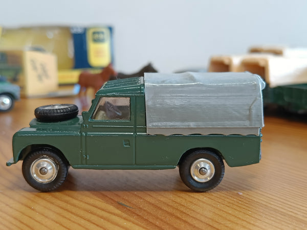 438 Land Rover in deep green 12