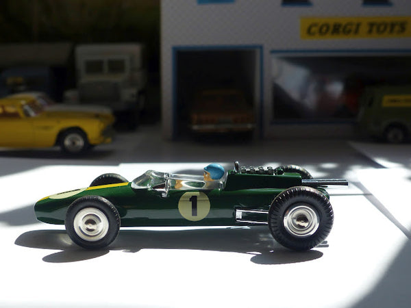 R155 Lotus F! Racing Car (Model Club Issue)