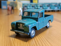 438 Land Rover in turquoise-green with shaped wheels 2