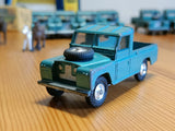 438 Land Rover in turquoise-green with shaped wheels 5