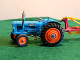 Gift Set 18 Fordson Power Major Tractor (early edition) + Plough (1)