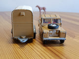 Gift Set 2 Land Rover and Pony trailer in fawn / cream (2)