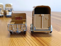 Gift Set 2 Land Rover and Pony trailer in fawn / cream (3)
