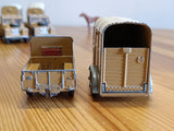 Gift Set 2 Land Rover and Pony trailer in fawn / cream (4)