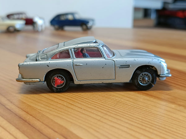 James Bond 007 Goldeneye Aston Martin DB5 Corgi Classics 96657 1:36 Sc –  Farpoint Toys