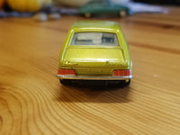 306 Morris Marina in metallic lemon