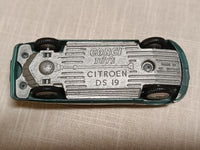 210 Citroën DS19 all metallic green (2)