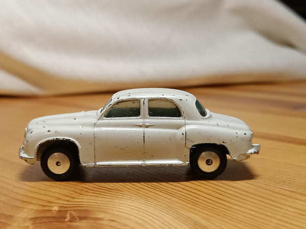 204 Rover 90 in grey-ivory