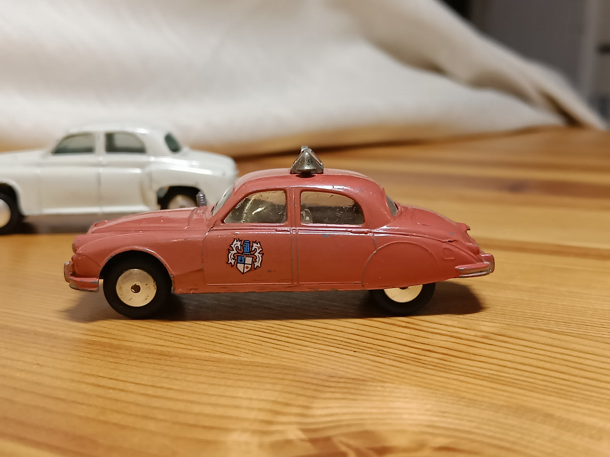 CORGI NO.213 JAGUAR 2＋4 FIRE SERVICE CAR Corgi Toys 213S Jaguar 2.4 Fire Service | eBay