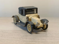 9032 1910 Renault 12/16 in primrose