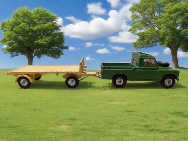 438 Land Rover and trailer from Gift Set 22 (1)