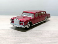 247 Mercedes-Benz 600 Pullman in bright crimson