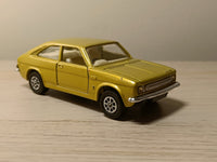 306 Morris Marina in metallic lemon