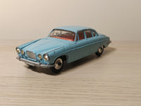 238 Jaguar Mk X in pale blue