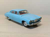 238 Jaguar Mk X in pale blue with original box (1)
