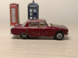 252 Rover 2000 in maroon with rare cast wheels (4)
