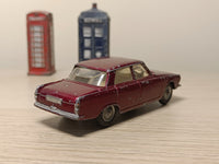 252 Rover 2000 in maroon with rare cast wheels (4)