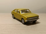 306 Morris Marina in metallic lemon