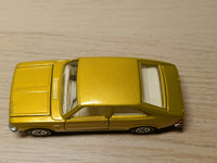306 Morris Marina in metallic lemon