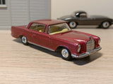 253 Mercedes-Benz 220SE in metallic cerise