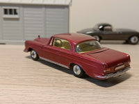 253 Mercedes-Benz 220SE in metallic cerise