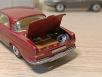 253 Mercedes-Benz 220SE in metallic cerise
