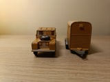 Gift Set 2 Land Rover and Pony Trailer in fawn (2)