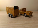 Gift Set 2 Land Rover and Pony Trailer in fawn (2)