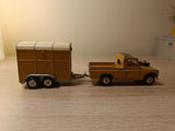 Gift Set 2 Land Rover and Pony Trailer in fawn (4)