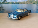 253 Mercedes-Benz 220SE in metallic blue