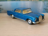 253 Mercedes-Benz 220SE in metallic blue