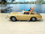 R261 James Bond Aston Martin *matt gold issue* (rare Model Club Issue)