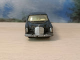 230 Mercedes-Benz 220SE in black