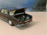 230 Mercedes-Benz 220SE in black