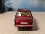 252 Rover 2000 in maroon