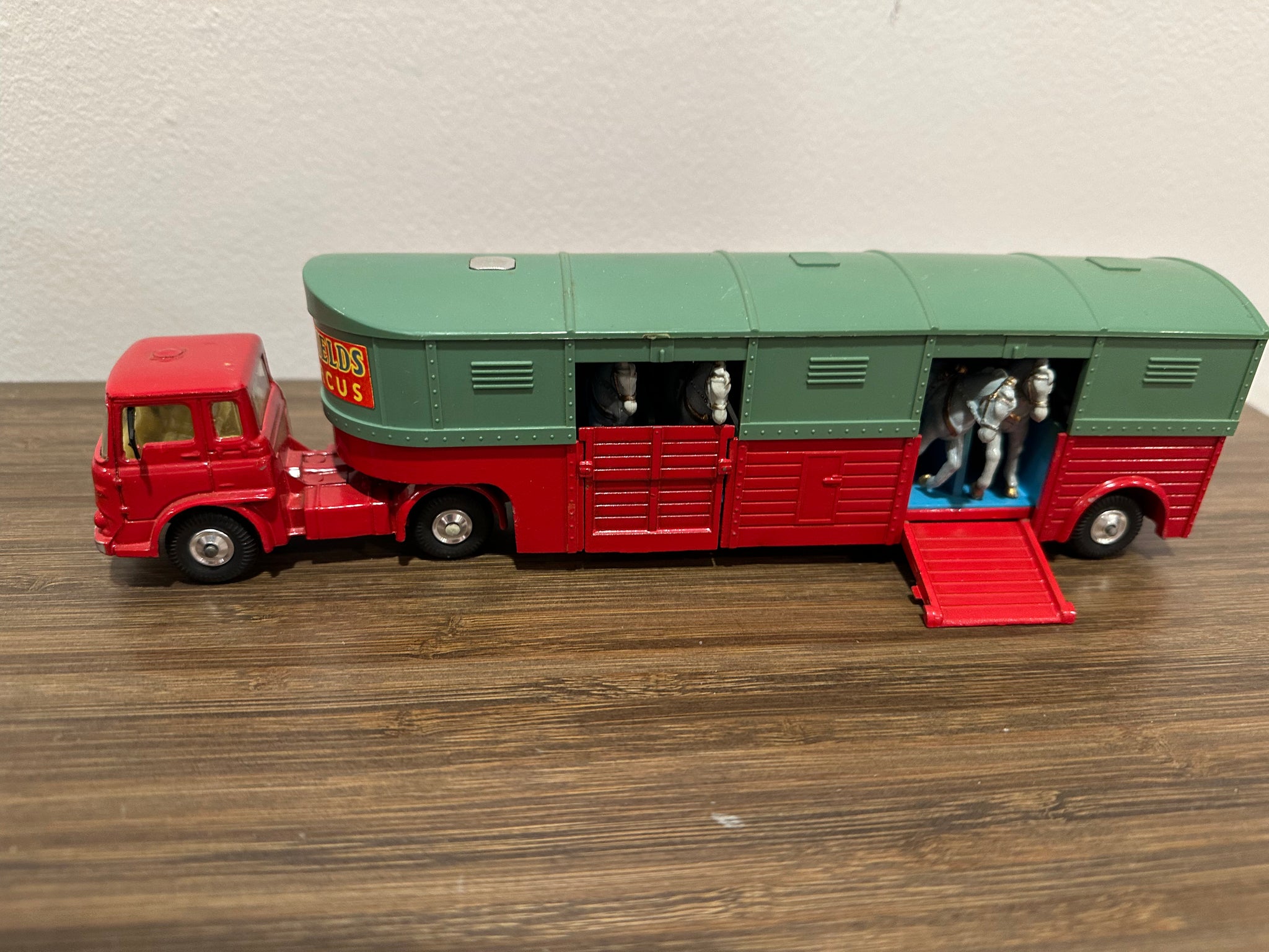 Chipperfields Circus – Corgi Toys