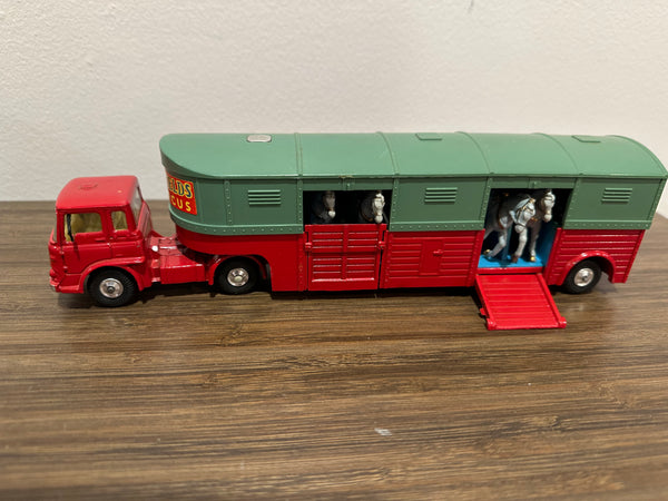 Chipperfields Circus – Corgi Toys