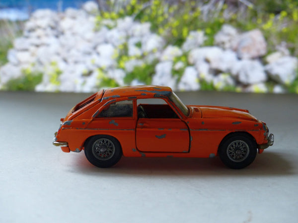 345 MGC GT in orange